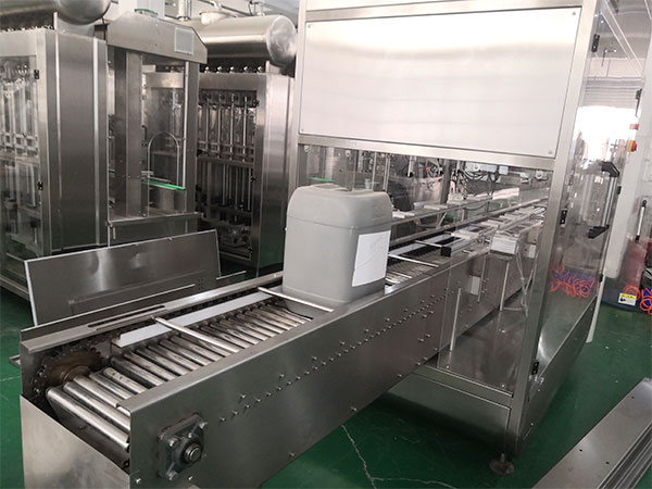 Ͱ�bҺ�w���b�C(j��)